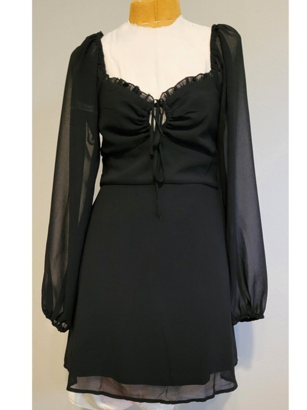 FOREVER 21 Fabulous long sleeve black DRESS sz M